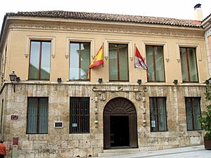 Archivo:Palencia - Museo de Palencia (Casa del Cordón)