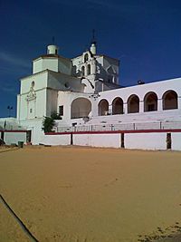 Archivo:Plaza de toros de la ermita de belén (puebla de sancho peréz)