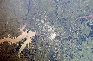 Archivo:Represa Salto Grande - satellite image