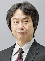 Archivo:Shigeru Miyamoto 20150610 (cropped 3)