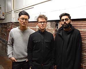 Archivo:Son Lux in 2016