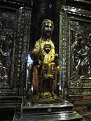 Archivo:Statue-Madonna-von-Montserrat