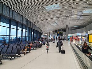 Archivo:Terminal 2 of International Airport of Tocumen 2