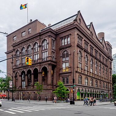 Archivo:The Cooper Union's Foundation Building - North Side (48072759802)