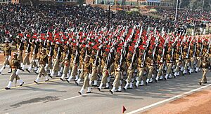 Archivo:The Delhi Police marching contingent passes through the Rajpath during the 62nd Republic Day Parade-2011, in New Delhi on January 26, 2011