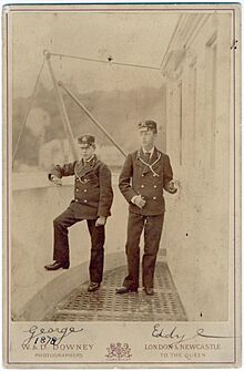Archivo:The future George V (George) and his elder brother Albert Victor (Eddy), dated by George 1878, cadets on board the training ship HMS Britannia