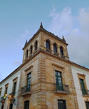 Archivo:Torre de la Gobernación de Boyacá y Alcaldía Mayor de Tunja
