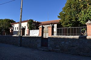 Archivo:Torregamones - escola