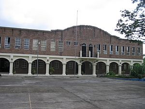 Archivo:Verdadero Palacio Municipal de Monte San Juan,Cuscatlan. Muy al estilo de la Capitania General de Guatemala. - panoramio