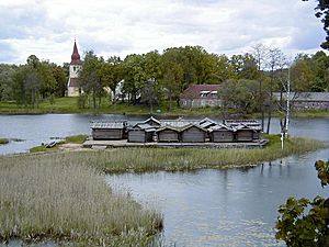 Archivo:Āraišu ezerpils 2001-05-26