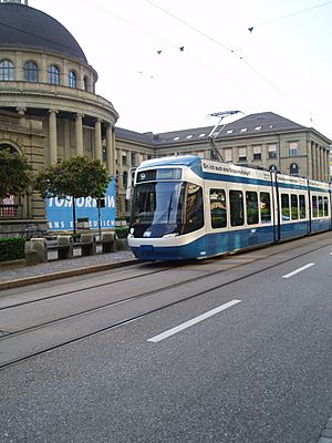 Archivo:2005 zurich tram cobra