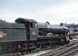 Archivo:6833 Calcot Grange at Bristol Temple Meads station