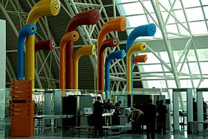 Archivo:Adnan Menderes Havalimanı iç görünüm 3