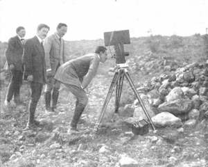 Archivo:Alfonso XIII y la cámara