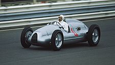 Archivo:Auto Union, Typ D (1979-08-10)