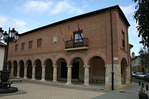 Archivo:Ayuntamiento de Villaumbrales