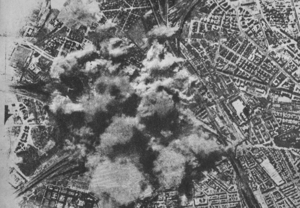 Archivo:Bombardamento di Roma