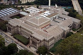 Carnegie Museum of Natural History as seen from Cathedral of Learning.jpg
