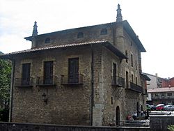 Archivo:Casa-Torre Enparan (lateral)