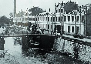 Archivo:Fábrica de Armas de Trubia (hacia 1920)