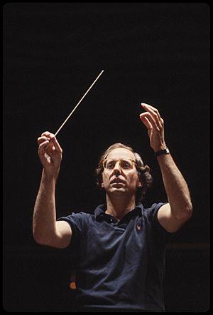 Gilbert Kaplan conducting.jpg