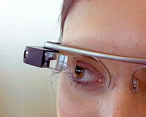 Archivo:Google Glass detail