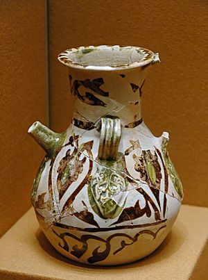 Archivo:Jug palmets Louvre MAOS314