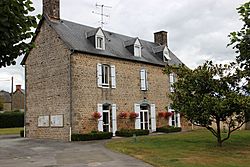 La Pellerine53 - mairie.jpg