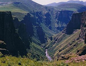 Archivo:Maletsunyane Below Falls