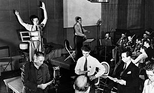 Archivo:Mercury-Theatre-Radio-Rehearsal-1938