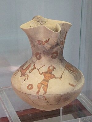 Archivo:Museo Numantino - Jarra trilobulada