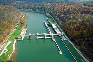 Archivo:Opekiska Lock and Dam Monongahela