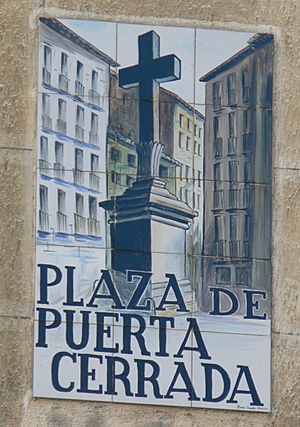 Archivo:Plaza de Puerta Cerrada (Madrid)