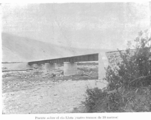 Archivo:Puente del ferrocarril Arica-La Paz sobre el río Lluta