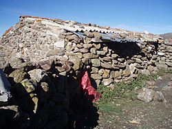 Archivo:Refugio sin guardar en el valle de Valsaín