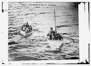 Archivo:TITANIC life boats on way to CARPATHIA (02)