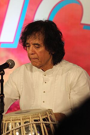 Ustad Zakir Hussain Performing Tabala at Bharat Bhavan Bhopal - 055.JPG
