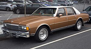 Archivo:1978 Chevrolet Caprice Classic sedan, front left (Harlem)