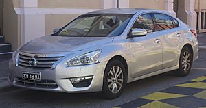 Archivo:2013-2015 Nissan Altima (L33) ST sedan (2018-11-29) 01