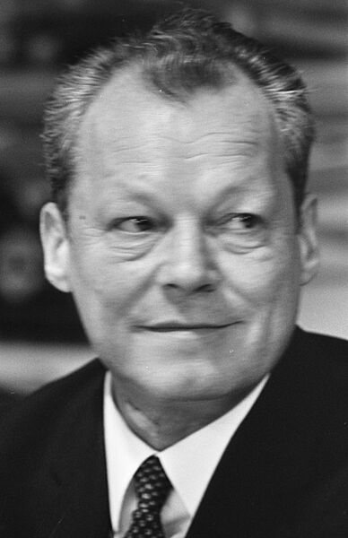 Aankomst en vertrek, ministers, portretten, Bestanddeelnr 922-6063 (cropped)