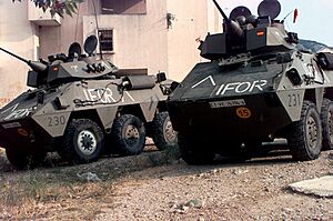 Archivo:BMR-600 variant VEC-25 6x6 Wheeled Armoured Reconnaissance Vehicle