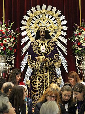 Archivo:Besapiés a Jesús de Medinaceli (2019) (cropped)