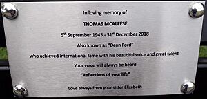 Archivo:Dean Ford memorial plaque