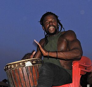 Archivo:Drummer boys in Banjul, Gambia. Foto Paal Alme (5)