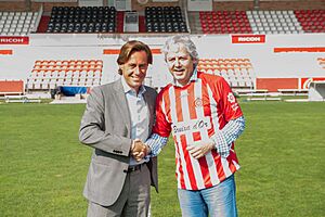 Archivo:Girona - La Bruixa d'Or