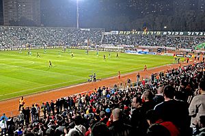 Archivo:Haifa-WM01 - Kiryat Eliezer Stadium during a local derby