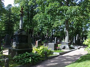 Archivo:Hietaniemi Cemetery, Helsinki, Finland 2