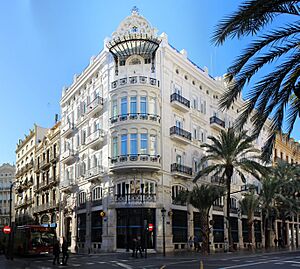 Archivo:Hotel Reina Victoria (1910) de Luis Ferreres Soler