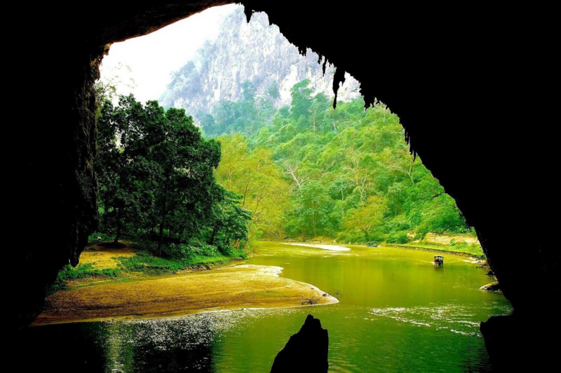 Hua-Ma-Cave