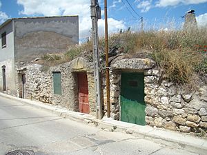 Archivo:I Cigales vivienda cueva en las gravas norte Ronda Obispo lou